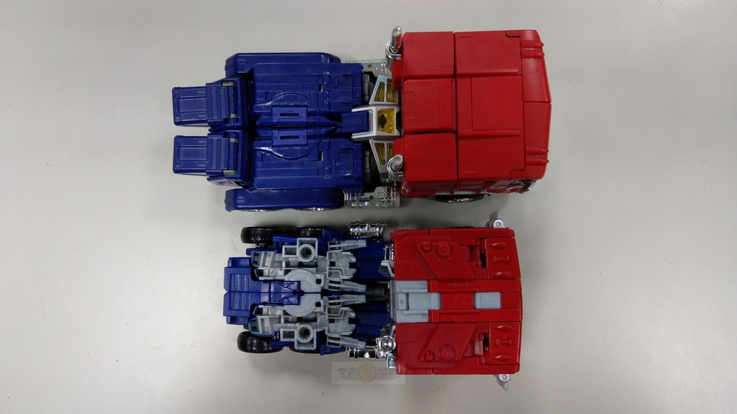 Bumblebee The Movie BB 02 Legendary Optimus Prime   In Hand Images Of TakaraTomy Exclusive Release  (6 of 40)